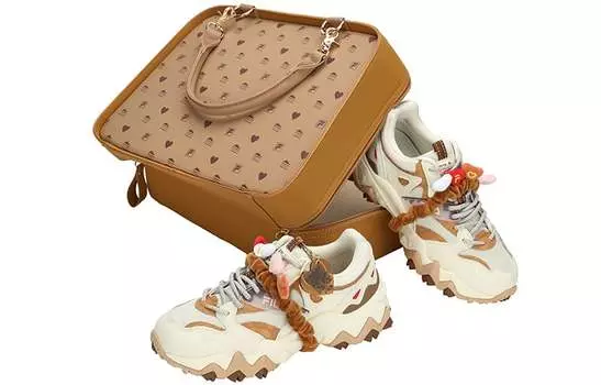 Женские массивные кроссовки FILA Oakmont