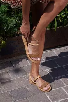 Женские плетеные сандалии с отделкой из норки Madamra, бежевый