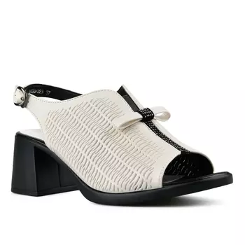 Женские повседневные босоножки бежевого цвета Tendenz