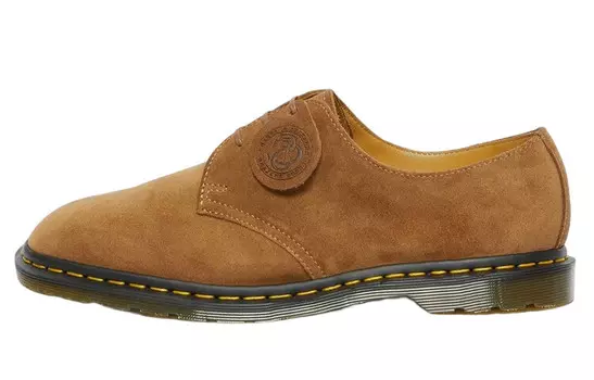 Женские повседневные туфли унисекс с низким верхом коричневого цвета Dr.Martens