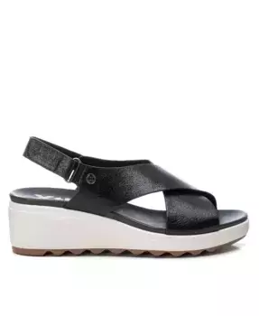 Женские сандалии на платформе от XTI, черный