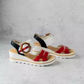 Женские сандалии Remonte красного/белого/синего цвета RIEKER