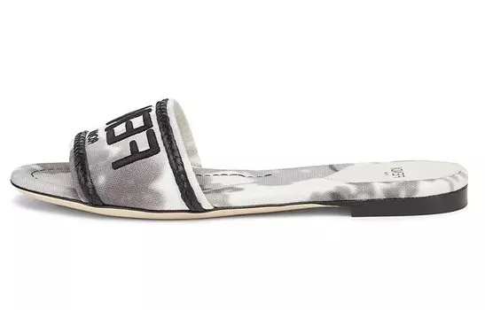 Женские шлепанцы FENDI Signature