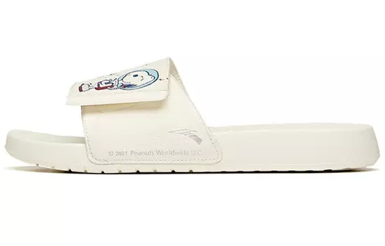Женские шлепанцы Snoopy X Life Collection цвета слоновой кости, белого, горно-синего, большого красного Anta