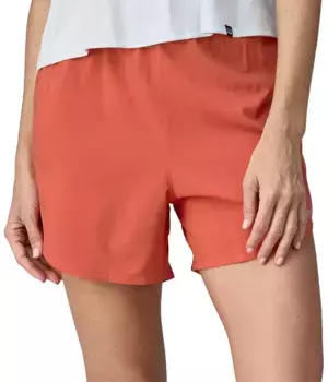 Женские шорты Patagonia Trailfarer 4,5 дюйма, цвет Pimento Red