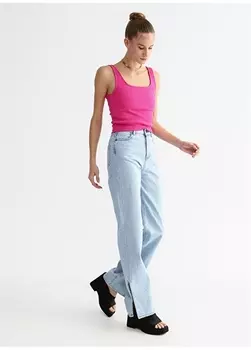 Женские спортивные кроссовки в рубчик цвета фуксии с квадратным вырезом Fabrika