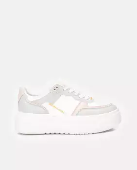 Женские спортивные туфли на шнурках и белой подошве Refresh, белый