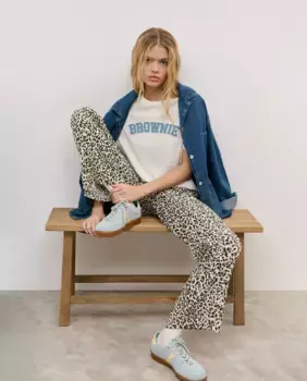 Женские струящиеся брюки с принтом Brownie, цвет Crudo