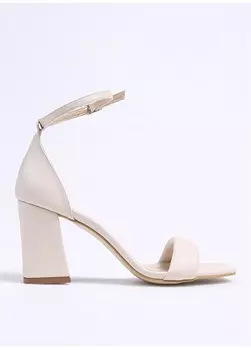 Женские туфли на каблуке цвета Fabrika