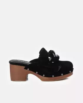 Женские замшевые сабо с цепочкой и бантом Carmela, черный