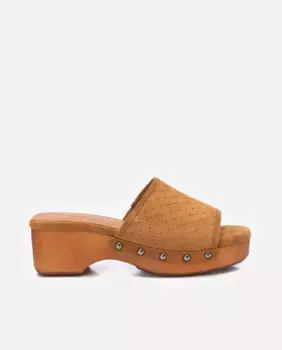 Женские замшевые сандалии-сабо на платформе Carmela, цвет Camel