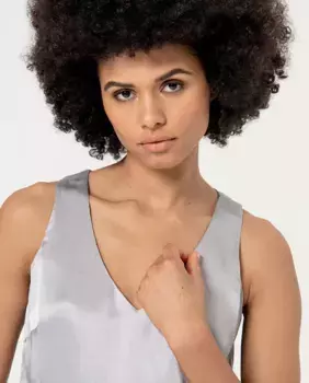 Женский атласный топ с однотонным V-образным вырезом Surkana, серый