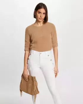 Женский бархатный свитер вязки с декоративными пуговицами Morgan, цвет Camel