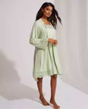 Женский бельевой халат с кружевом на рукаве и подоле Selmark, светло-зеленый