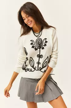 Женский белый свитер из мягкого фактурного трикотажа с рисунком Szene Olalook