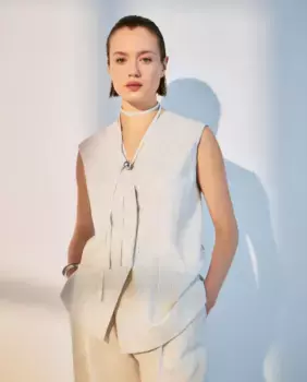 Женский двубортный жилет Woman El Corte Ingls, цвет 120 Crudo