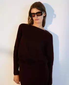 Женский джемпер с вырезом «лодочкой» и заниженными рукавами Woman El Corte Ingls, цвет 291 Berenjena