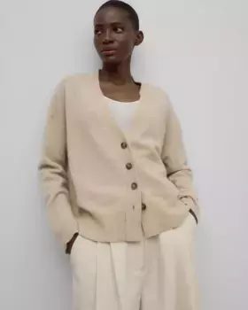 Женский кашемировый кардиган с широким V-образным вырезом Adolfo Dominguez, цвет Camel