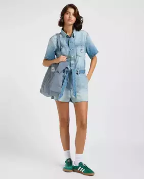 Женский короткий джинсовый комбинезон с поясом Lee, голубой