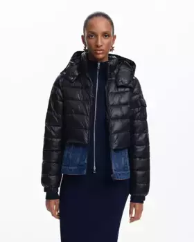 Женский короткий пуховик в сочетании с капюшоном Desigual, чёрный
