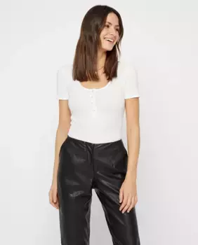 Женский короткий топ с круглым вырезом в рубчик Pieces, белый