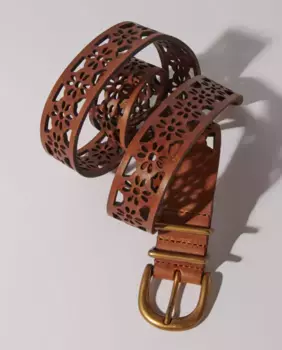 Женский кожаный ремень с цветочной деталью Maje, коричневый