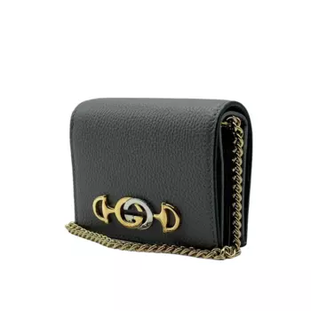 Женский мини-кошелек в два сложения Gucci Zumi с кожаной цепочкой и логотипом GG, серый