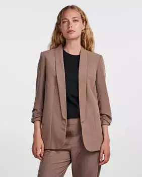 Женский пиджак с рукавами 3/4 и воротником с лацканами Pieces, цвет Caramelo