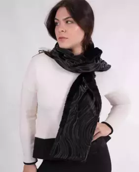 Женский шарф черного цвета MR Complements