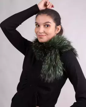 Женский шарф из натуральных волос зеленого цвета MR Complements, зеленый