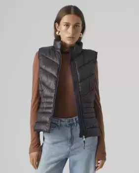Женский стеганый жилет с карманами Vero Moda, черный