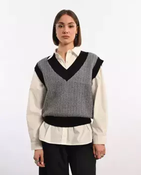 Женский свитер без рукавов с принтом «елочка» Lili Sidonio, черный