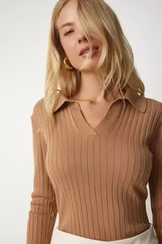 Женский свитер бисквитного цвета с воротником-поло в рубчик из трикотажа Happiness Istanbul, коричневый