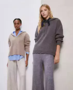 Женский свитер из синели с капюшоном Easy Wear, цвет 830 Antracita