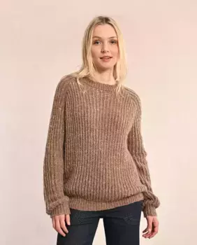 Женский свитер плотной вязки с круглым вырезом Molly Bracken, темно-коричневый