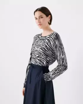 Женский свитер с анималистическим принтом и круглым вырезом Caroll, черный