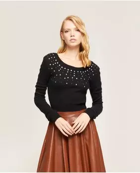 Женский свитер с аппликацией из драгоценных камней и широким вырезом Motivi, черный