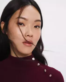 Женский свитер с круглым вырезом и контрастным ребристым рукавом до локтя Easy Wear, бордовый