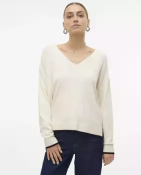 Женский свитер с V-образным вырезом и заниженной линией плеч Vero Moda, цвет Blanco Hielo
