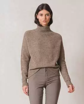 Женский свитер с высоким воротником однотонной вязки Indi & Cold
