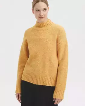 Женский свитер с высоким воротом и спущенными рукавами Nice Things, жёлтый