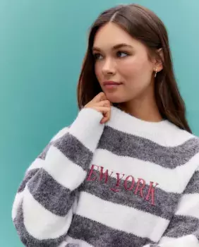 Женский свитер в полоску с вышивкой Green Coast, черный