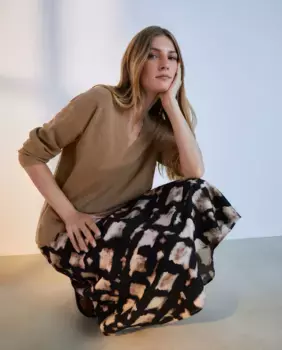 Женский свитер в стиле фэнтези жемчужной вязки Woman El Corte Ingls, цвет 730 Camel