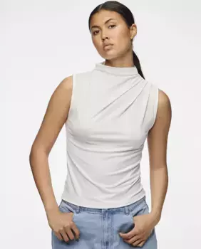 Женский топ без рукавов с закрытым вырезом Pieces, белый