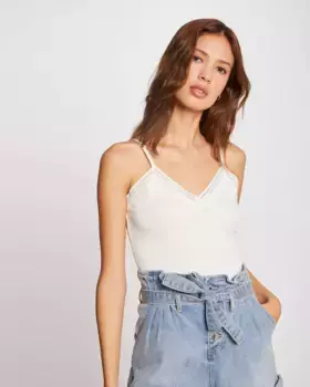 Женский топ на бретелях-спагетти с кружевными лентами Morgan, цвет Crudo