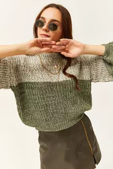 Женский укороченный трикотажный свитер цвета экрю зеленого цвета с круглым вырезом Olalook