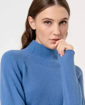 Женский вязаный свитер с высоким воротником Surkana, синий