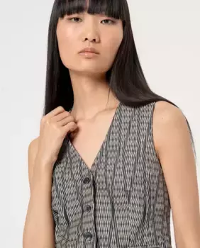 Женский жилет на заказ из атласа и принта Surkana, черный