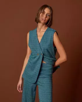 Женский жилет с V-образным вырезом и широкими проймами Indi & Cold, бирюзовый