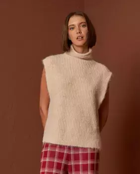 Женский жилет с высоким воротником и широкими проймами Indi & Cold, оранжевый